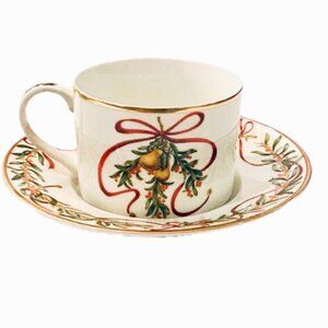 2 China Royal Gallery Queensbury Christmas Holiday Cups & Saucers Sets